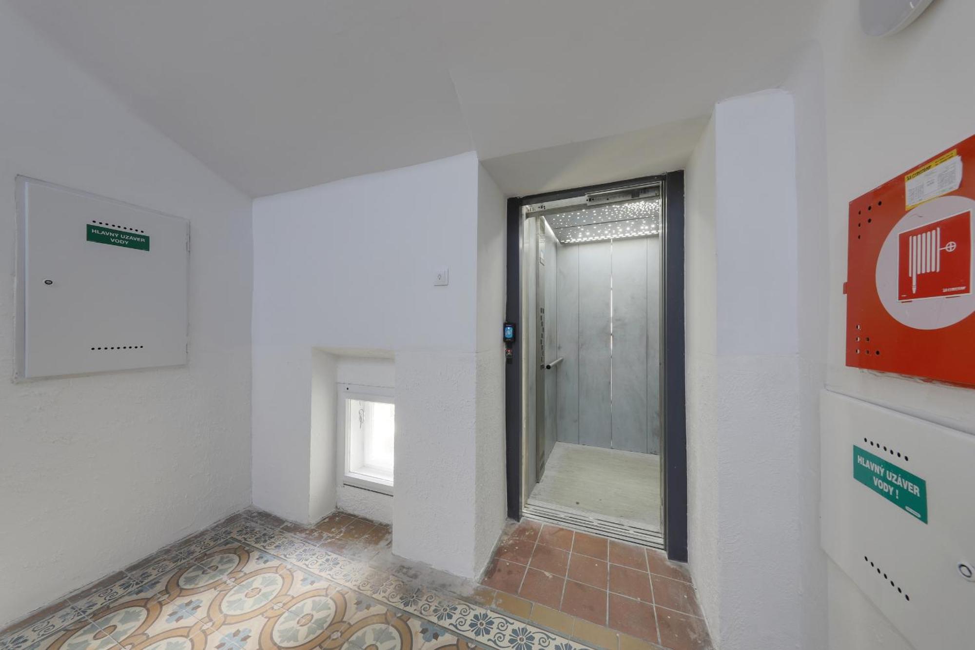 Aneri Apartment Old Town Bratislava Extérieur photo